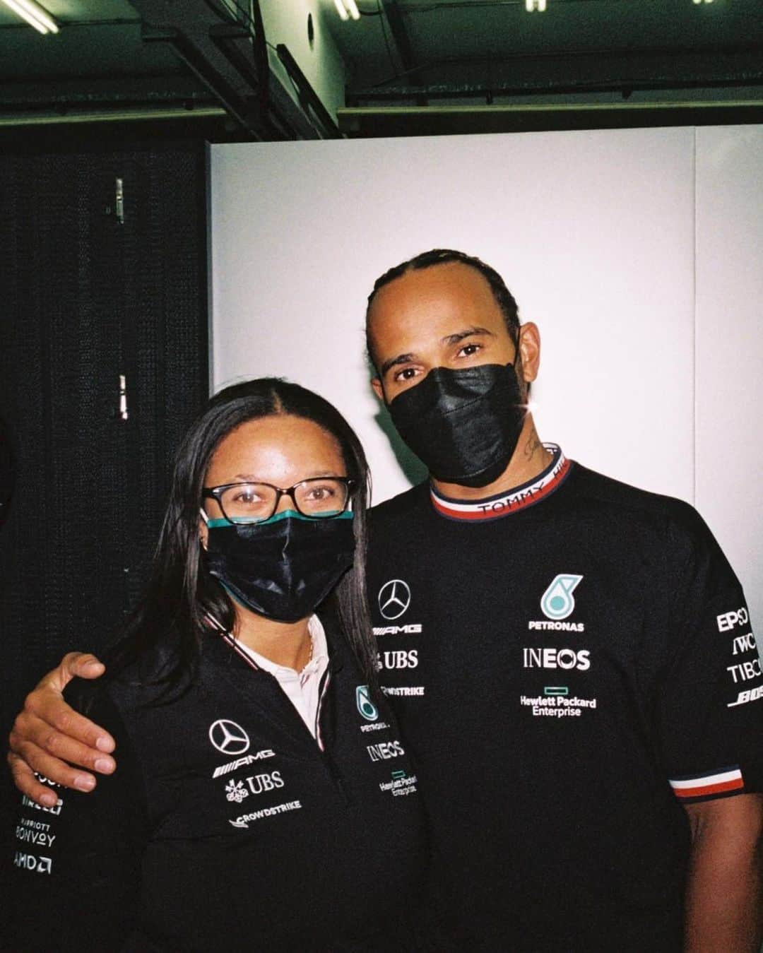 ルイス・ハミルトンさんのインスタグラム写真 - (ルイス・ハミルトンInstagram)「@stephanietravers was on my team at Mercedes, where she became the first Black woman to ever stand on an F1 podium. During her time at the team we talked often about where she was and where she wanted to be. She’s now the deputy team principal of my @teamx44 and has been integral in leading them to multiple victories and last years championship. Steph, it’s an honour to work with you and witness firsthand the journey you’re on. Happy #InternationalWomensDay to everyone, thank you Stephanie.」3月9日 2時03分 - lewishamilton