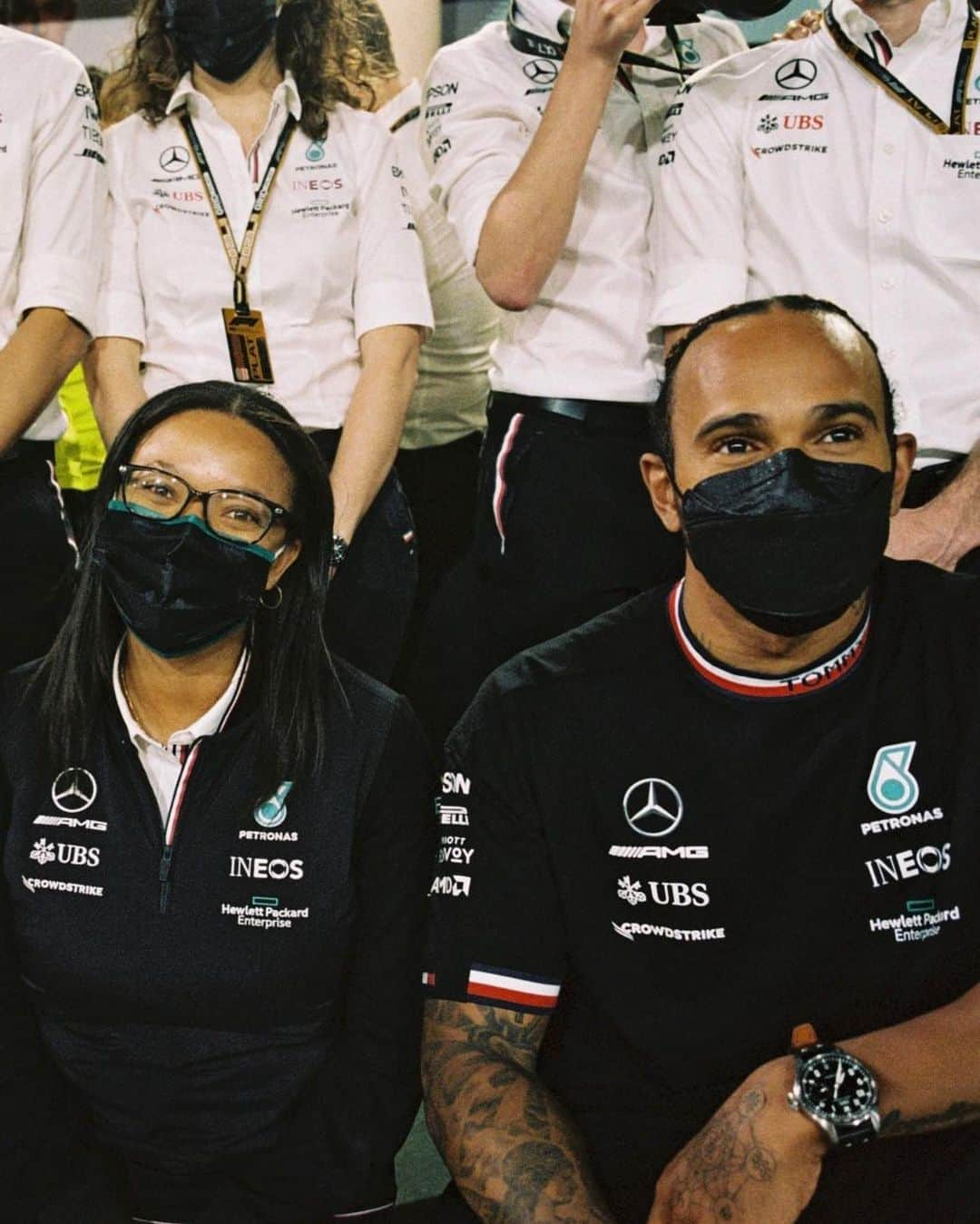 ルイス・ハミルトンさんのインスタグラム写真 - (ルイス・ハミルトンInstagram)「@stephanietravers was on my team at Mercedes, where she became the first Black woman to ever stand on an F1 podium. During her time at the team we talked often about where she was and where she wanted to be. She’s now the deputy team principal of my @teamx44 and has been integral in leading them to multiple victories and last years championship. Steph, it’s an honour to work with you and witness firsthand the journey you’re on. Happy #InternationalWomensDay to everyone, thank you Stephanie.」3月9日 2時03分 - lewishamilton