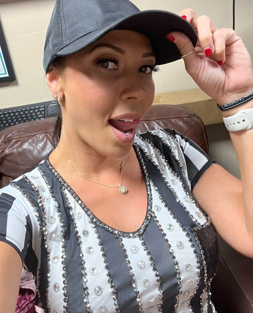 レイチェル・スターのインスタグラム：「Have you ever been to one of my feature dances? If so, what's your favorite costume of mine? The referee is one of my favorites! 🤩⁠ ⁠ ⁠ #morena #morenas #morenababe #chicacaliente #nena #nëna #lujuria #modelo⁠ #bella #brunette  #brunettebabe #brunettegirl #sexybrunette #hotgirl #hotmodel #hotactress #babesofinstagram #babealert ⁠#sexygirl #hotbody #beautifulgirl #sensua #rachelstarrl」