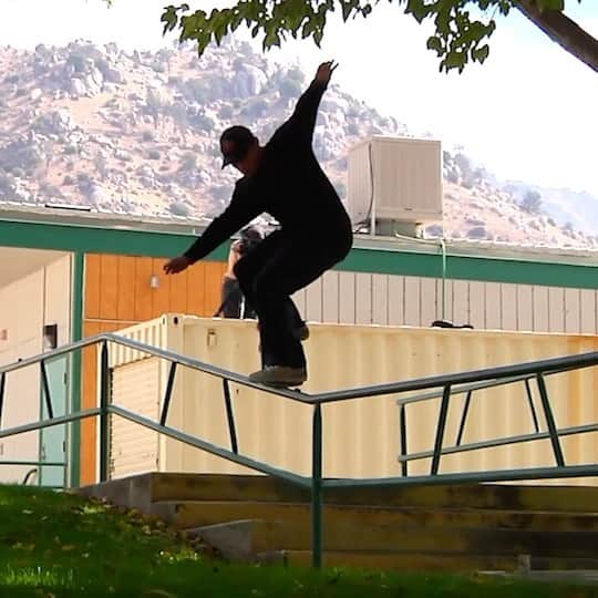 ジェイミー・フォイのインスタグラム：「Jamie Foy Front Crook from Uncrossed 📹 @kaylannediaz @bonelesszine」