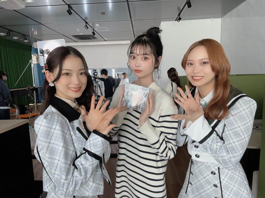 絢乃唯那のインスタグラム：「HKTの美人なお二人と..♡」