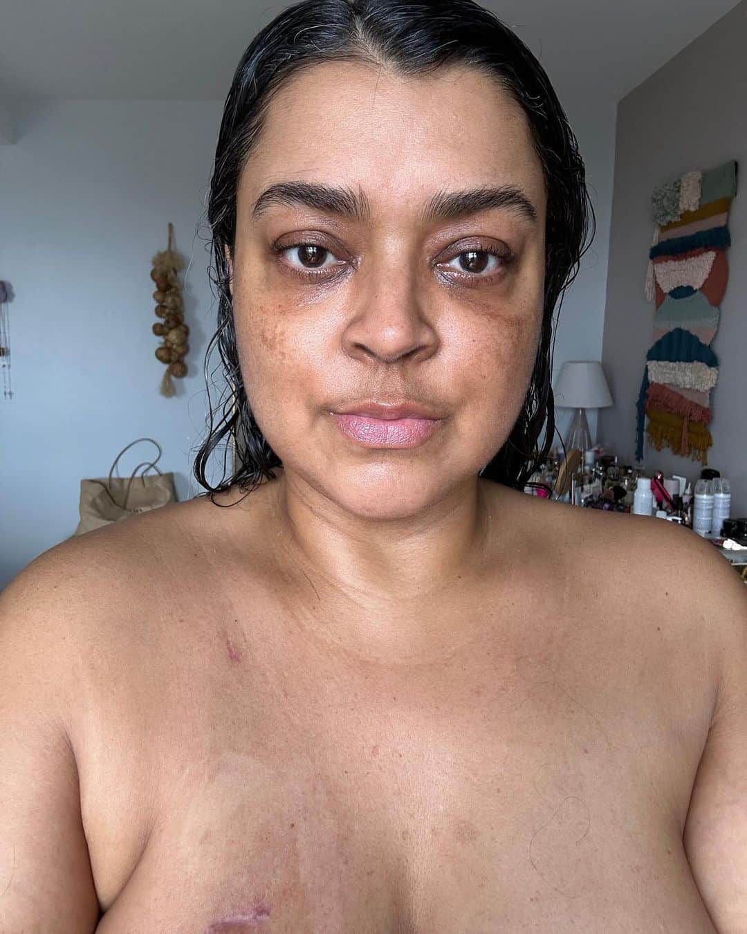 Preta Gilのインスタグラム：「#8M sigamos nossas lutas, celebrando nossa existência, nossa história, nossa força e nossa liberdade de ser quem somos!!! ✊🏾🤍」