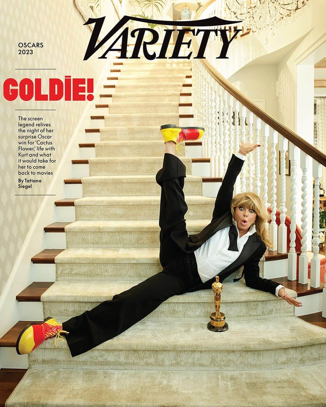 ゴールディ・ホーンのインスタグラム：「The shoes were Kurt’s idea!  Love you @variety @peggysirota ❤️」