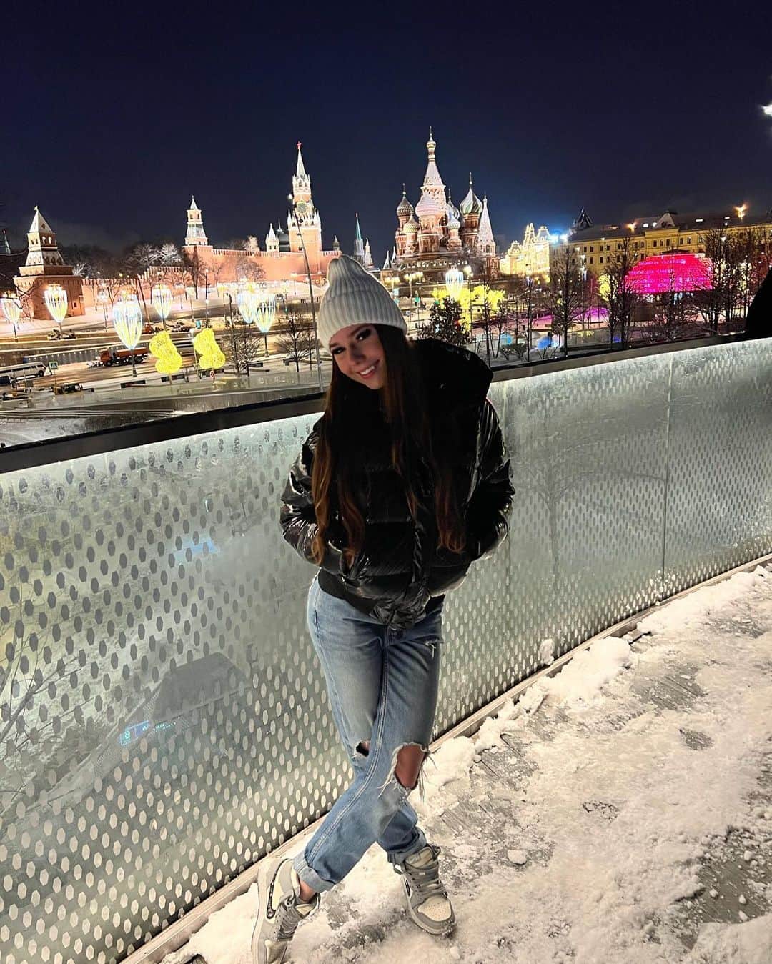 エリザベータ・ヌグマノワさんのインスタグラム写真 - (エリザベータ・ヌグマノワInstagram)「Ну по традиции за поездку в Москву , должна быть фотография тут🤍」3月9日 5時24分 - liza_nugumanova_