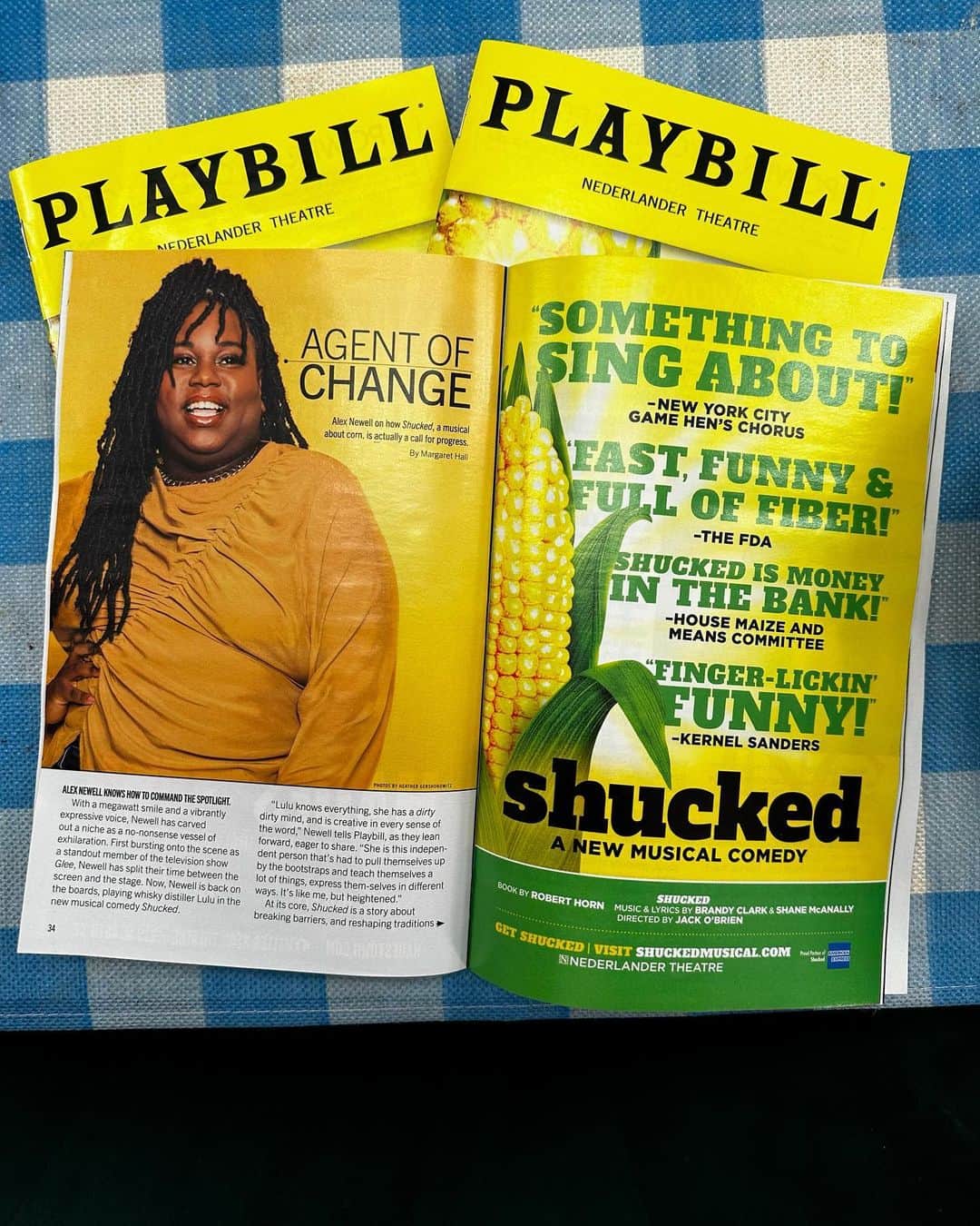 アレックス・ニューウェルのインスタグラム：「Baby check me out in this months @playbill!! It’s a moment!!!! To read the full link in bio! #getshucked @shuckedmusical 💄 @kellybellevue 💇🏾‍♀️ @ppmakeup1 📸 @heathergershonowitz」