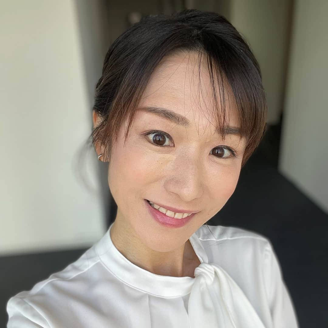 テレビ朝日アナウンサー公式さんのインスタグラム写真 - (テレビ朝日アナウンサー公式Instagram)「おはようございます！日の出の時間が早くなってきて、アベモニがスタートする朝7時には空がすっかり明るくて嬉しいです♪今朝もニュース盛りだくさんでお伝えします!!」　　　　　　　　　　　#堂真理子 #この後 は #アベモニ #間もなく #空が明るくなって #嬉しい」3月9日 6時01分 - tvasahi_announcers