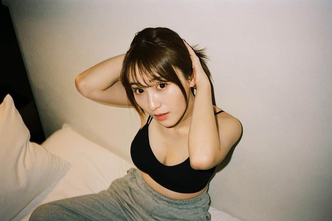 伊藤愛真さんのインスタグラム写真 - (伊藤愛真Instagram)「ガチのフィルムカメラで 撮ってもらった日常の一部😌 . . . . 📸 @ryoma_kawakami」3月9日 17時56分 - __emagram