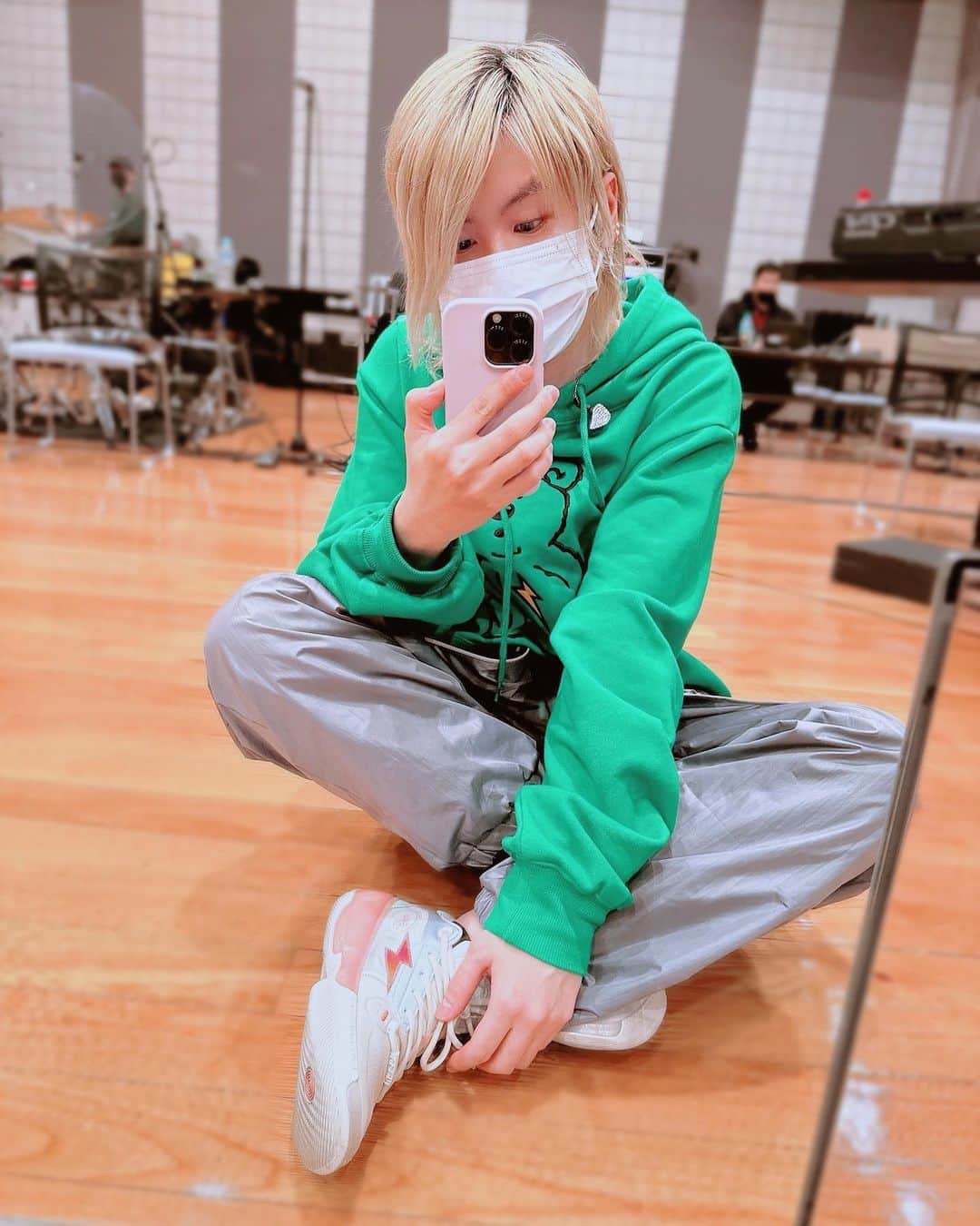 藤澤涼架のインスタグラム：「New shoes🥳🏹  #lining #shoesoftheday #足元倶楽部」