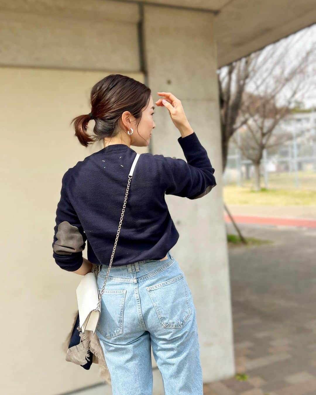 のインスタグラム：「今日の#coordinate 👖👟 あったかいって最高ー︎✌︎ ̖́-‬  #ootd#wardrobe#outfit」