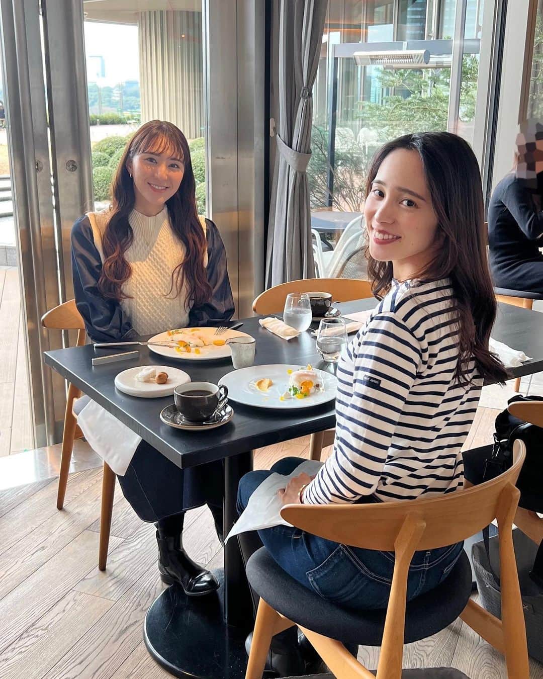 内田侑希のインスタグラム：「先日ゆかりんさんとランチしました〜☺️♡  九州の食材がふんだんに使われている御料理ばかりで幸せでした🐮💓デザートは🍊  仕事の時はなかなかゆっくりお会いできないので、たくさんお話しできて幸せでした☺️ ありがとうございます❣️  ちなみにきょうは「感謝の日」だそうです🤭」