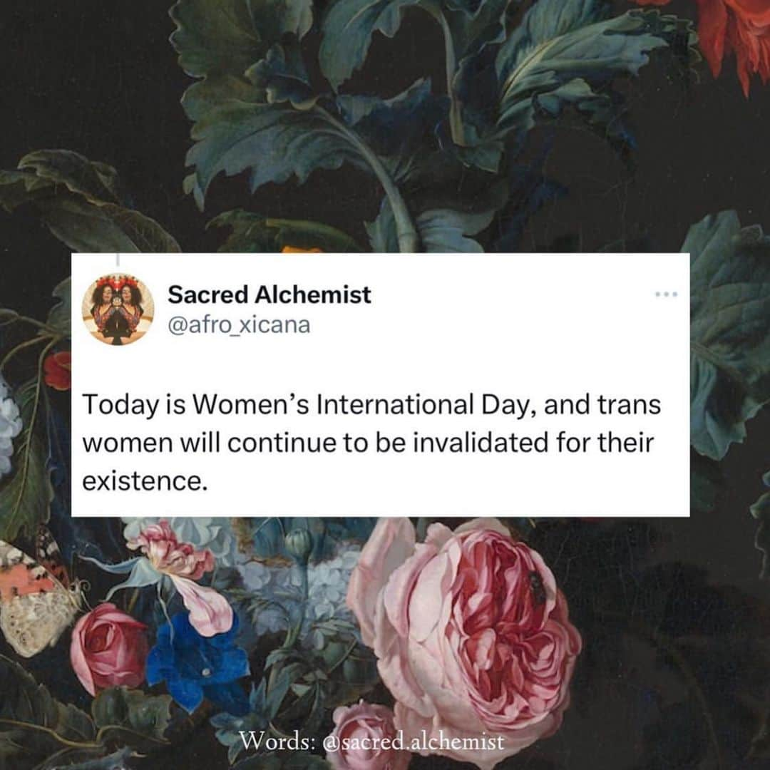 テス・ホリデーさんのインスタグラム写真 - (テス・ホリデーInstagram)「Today is #internationalwomensday & wanted to share this post as a gentle reminder of the work that still needs to be done, and the stories that need to be shared. Thank you to @sacred.alchemist for your words & work 🫶   #womensinternationalday #womensupportingwomen #transwomenarewomen」3月9日 9時33分 - tessholliday