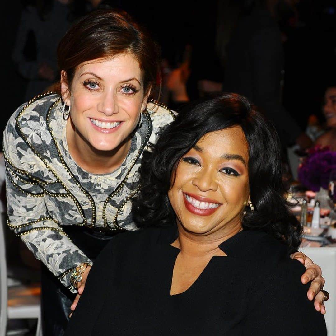 ケイト・ウォルシュのインスタグラム：「The woman that started it all. So grateful for you and am constantly inspired by all of  the amazing things you have done for so many of us. Happy #InternationalWomensDay, my beautiful friend, @ShondaRhimes ❤️❤️❤️ #IWD2023」