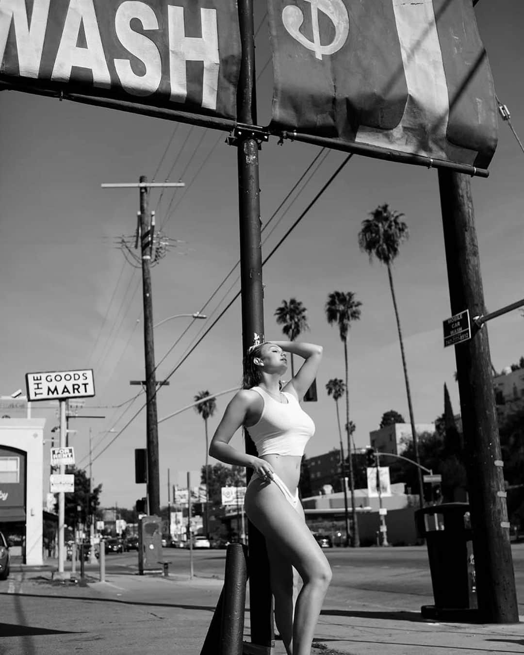 Olivia Browerのインスタグラム：「Tb to washing cars 🍒 @adamfranzino @marc_eram」