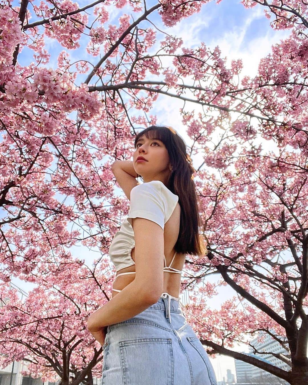 ALEXAさんのインスタグラム写真 - (ALEXAInstagram)「Arguably, spring is the best time to visit Japan 😏🌸 … ok, and autumn 🍂」3月9日 11時25分 - alexa_luczak