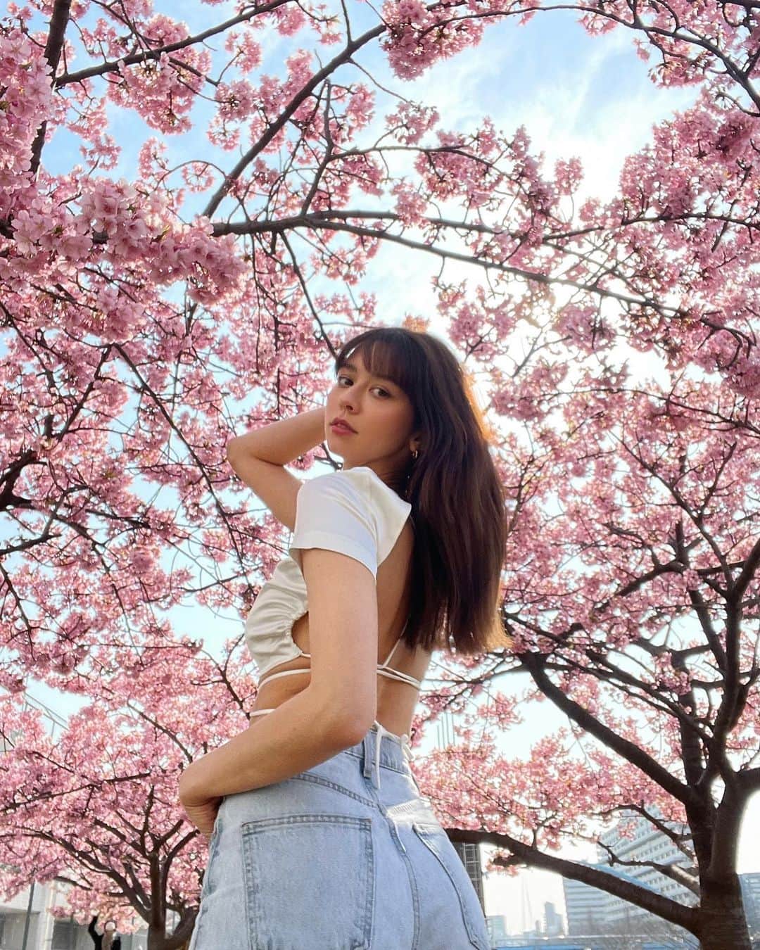 ALEXAさんのインスタグラム写真 - (ALEXAInstagram)「Arguably, spring is the best time to visit Japan 😏🌸 … ok, and autumn 🍂」3月9日 11時25分 - alexa_luczak