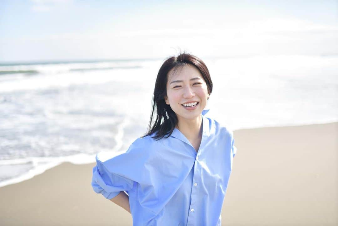 井上貴美のインスタグラム：「𓆉𓈗𓆉𓈗  気持ち良い天気。 いつも、のびのび自然体な私を引き出してくれて感謝です。  @toratrip   #portfolio」