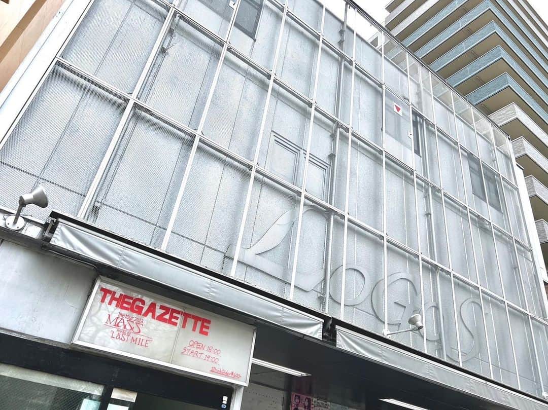 のインスタグラム：「『the GazettE LIVE TOUR2023 -MASS- / PHASE 03 "LAST MILE"』 本日の公演は福岡・DRUM LOGOSにて開催です！ 開演をお楽しみに！  ■3月9日(木) DRUM LOGOS OPEN18:00 / START19:00  ※ご来場の際は不織布マスクを着用の上、会話はお控えいただきますようご協力をお願いいたします。 ＝＝＝＝＝ 『the GazettE LIVE TOUR2023 -MASS- / PHASE 03 "LAST MILE"』 Today's live will be held at DRUM LOGOS in Fukuoka! Look forward to the opening!  ■March 9th(THU),2023 DRUM LOGOS OPEN18:00 / START19:00  *Please wear a non-woven mask and refrain from talking when you come to the venue.  #theGazettE #LIVETOUR2023 #MASS #PHASE03 #LASTMILE」