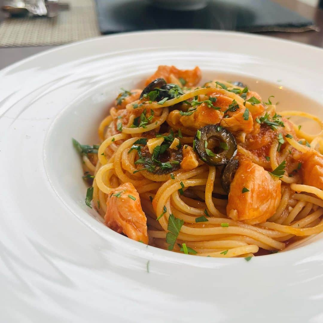 安村幸子のインスタグラム：「プッタネスカがすき🤤🇮🇹  #隠れ家イタリアン #サーモンのプッタネスカ  #lunch」