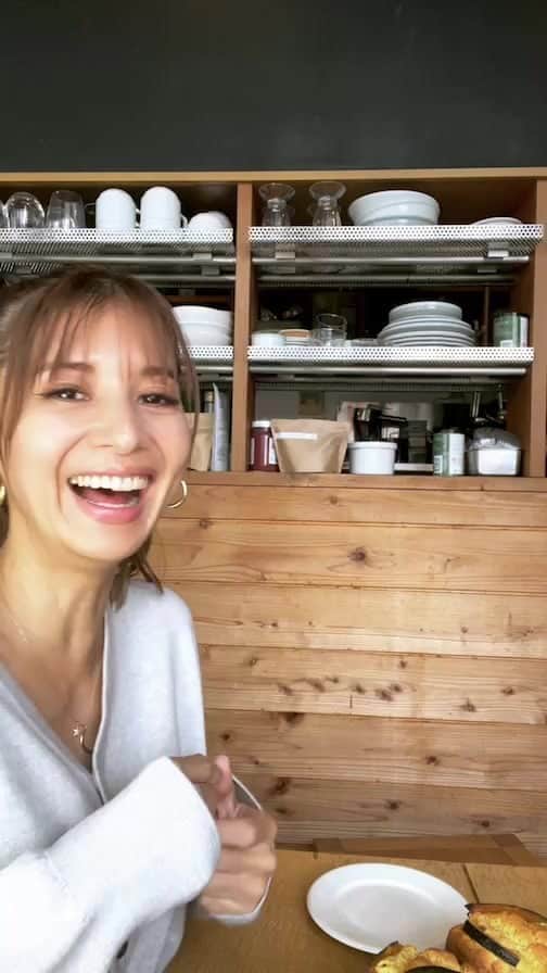 吉川ひなののインスタグラム：「突然の限定品のお知らせです♡  リクエストいっぱいもらったクリスタルのセットがあるよ🤍🤍🤍  @amara__official」