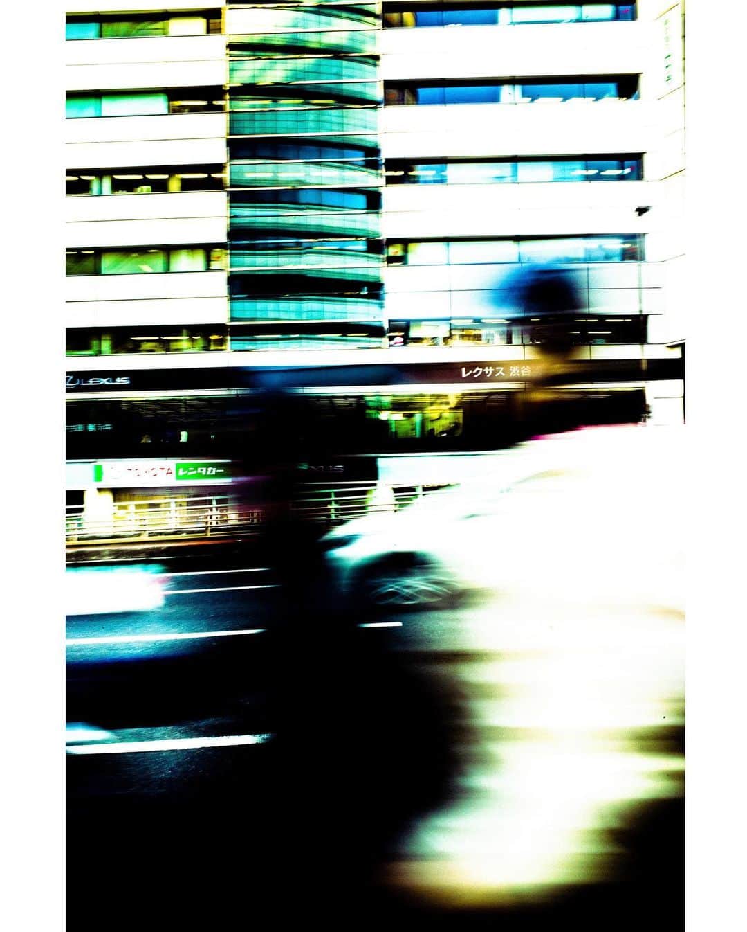 櫻井圭佑さんのインスタグラム写真 - (櫻井圭佑Instagram)「「TOKYO STREET STYLE」  PLACE / SHINJUKU CAMERA / RICOH GR  @ricoh_gr_official   PHOTOGRAPHER / KEISUKE SAKURAI @sakuphoto1016  @sakuportraitman   ____________________________________  #写真家 / #櫻井圭佑 #ricohgr #tokyostreetstyle  #streetphotographer #streetsnap」3月9日 15時35分 - sakurai_keisuke0