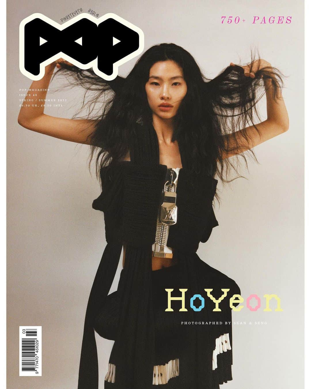 チョン・ホヨンのインスタグラム：「💥 @thepopmag 💥  Thank you everyone who has worked on this project ♥️  @seanandseng @vanessareidofficial @louisvuitton @nicolasghesquiere  @halolee7 @hh3116 @ywleeeee @larissagunn @benkelwaystudio」