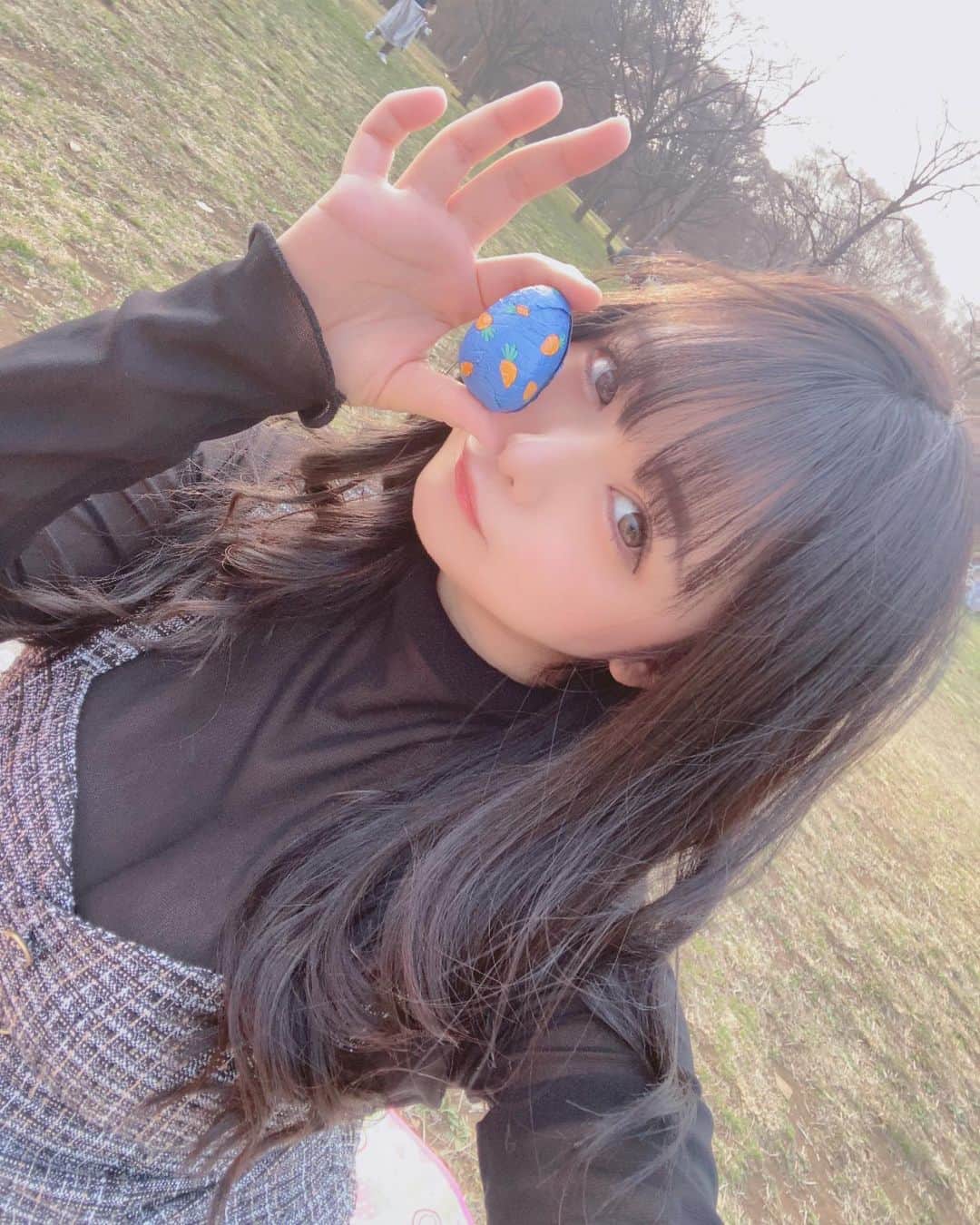 永瀬永茉のインスタグラム：「ぽかぽか陽気にピクニック  お花が咲いてるときにまた来たいな〜  、 、 、 、 、  #ピクニック日和 #イースターパーティー #女子会パーティー #グラドル自画撮り部 #グラビアアイドル #春がきた」
