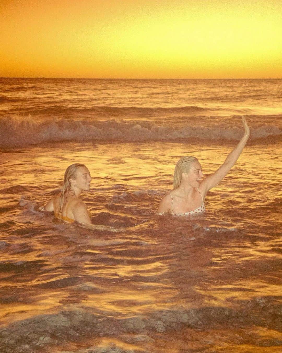 パイパー・アメリカ・スミスのインスタグラム：「The Perth summer dream I miss 💛」