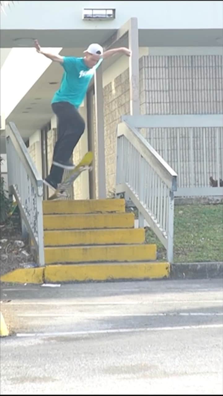 ジェイク・イラーディのインスタグラム：「Switch tre lip 441 rail from my @mobgrip minute🎯」