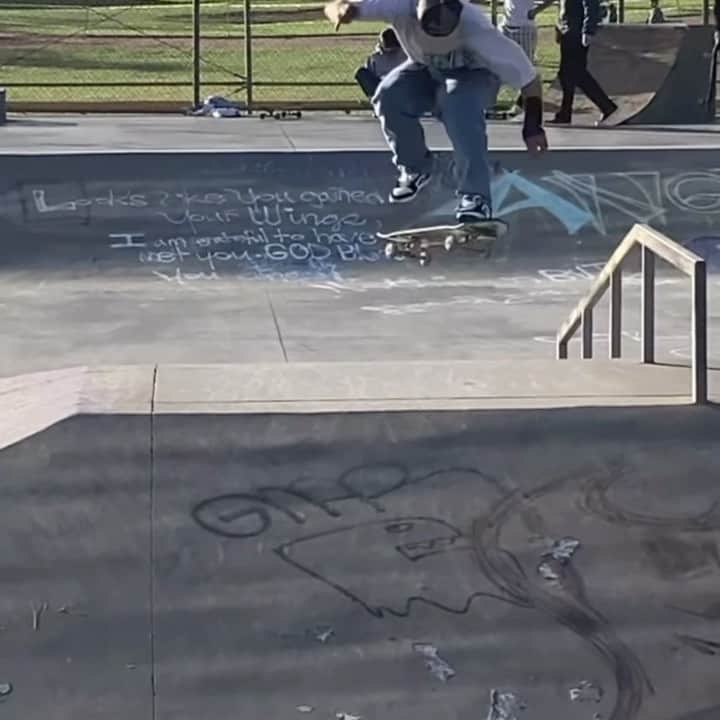 ラカイリミテッドフットウェアのインスタグラム：「@dehartbreaker Garvanza report 🫡  📹 @pabstbluerobin  #Lakai #TheShoesWeSkate」