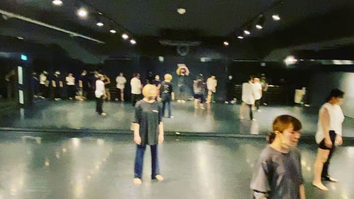 黒須洋壬のインスタグラム：「黒須洋嗣 JAZZ CLASS 2023.Mar.9th @danceworks_jpn  @xross   #dontyougettired  @abemao_official  #dance #jazzdance  #tokyo #japan thanks for coming @yurino.5」