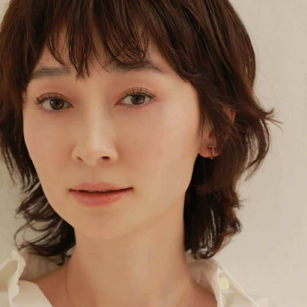 モデルエージェンシー・フロスのインスタグラム：「鎌田亜未 @amikamata IT企業「クレスコ」WEBムービー . https://recruit.cresco.co.jp/index.html . https://www.flos.ne.jp/models/ami-kamata/ . #クレスコ#CRESCO#CRESCOgroup#IT#IT企業#IT業界#採用#リクルート#recruiting#広告#WEBムービー#model#モデル#鎌田亜未#modelagency#モデルエージェンシー#モデル事務所#FLOS#フロス」