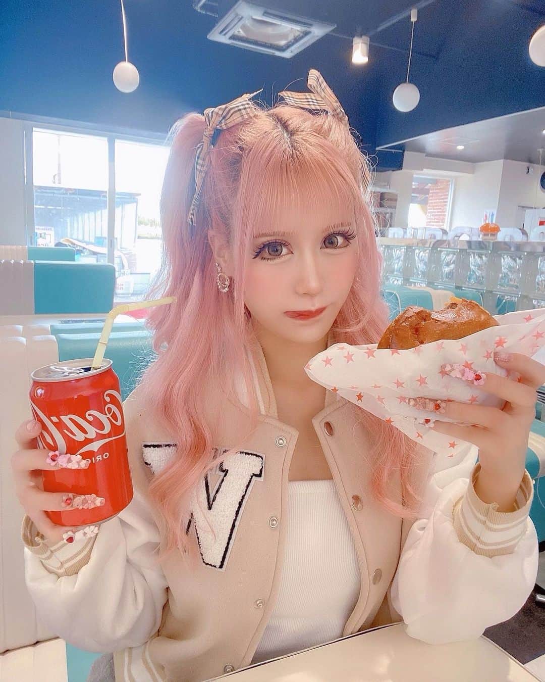 あいめろ姫のインスタグラム：「ぱくっ🍔❤️」