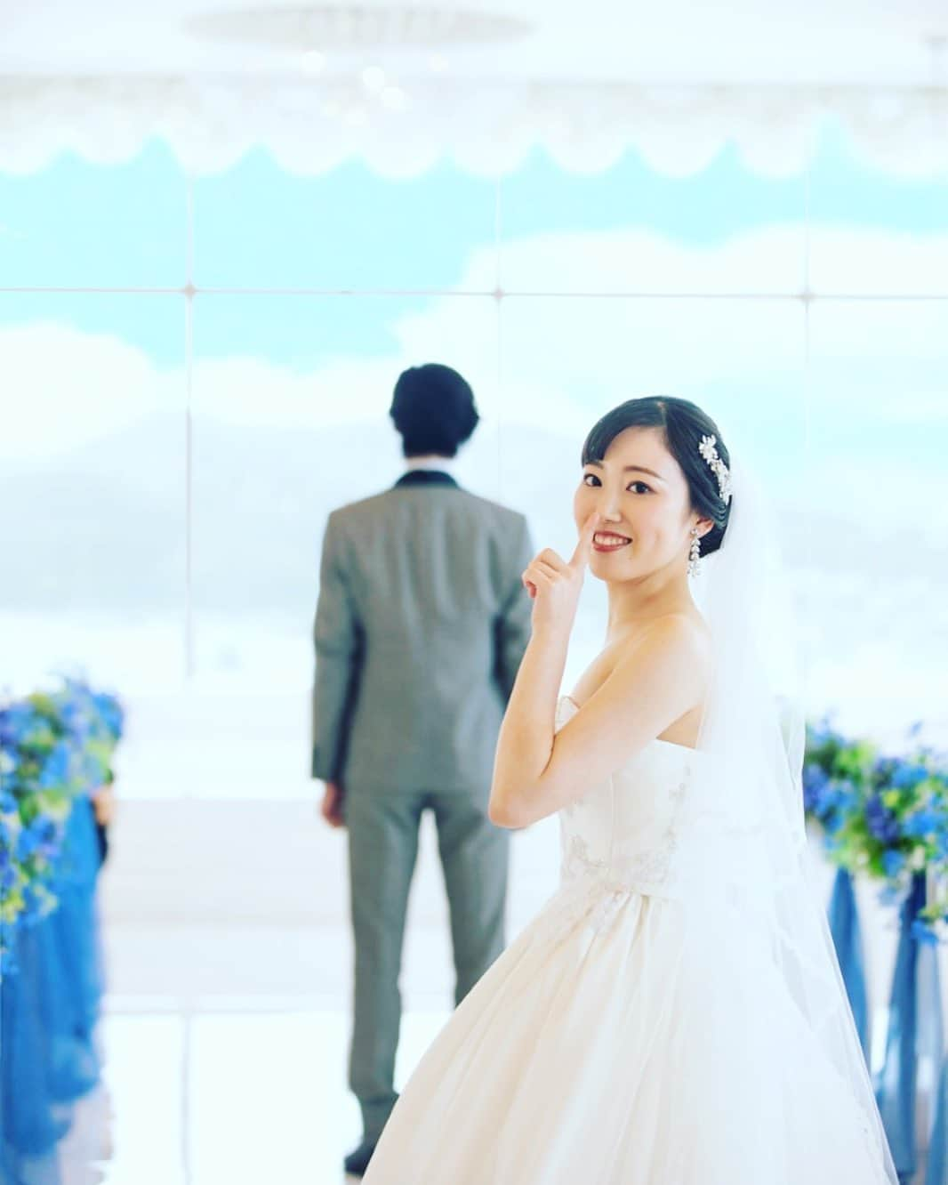 ホテルモントレ姫路ウェディングのインスタグラム：「・ @hotelmontereyhimeji.wedding ・ まもなく開業5周年！ ブライダルフェア開催中❤️  ・ -----------------------. ホテルモントレ姫路** ➭世界遺産・姫路城を一望できる 絶景のスカイチャペル☆* ・ ➭JR姫路駅直結の好立地 ・ 公式HPブライダルフェア予約は TOPのURLよりcheck☆* ☞@hotelmontereyhimeji.wedding -----------------------. ・  #プレ花嫁 #卒花嫁 #卒花  #結婚式 #結婚式準備  #結婚準備 #ウエディング #ウエディングレポ  #花嫁  #花嫁diy #挙式 #結婚式レポ #挙式レポ  #ウエディングドレス  #ホテルウェディング  #ウェディングフォト  #チャペル  #少人数婚  #人前式  #ブーケ #サンドセレモニー  #フラワーシャワー  #プロポーズ #指輪探し」