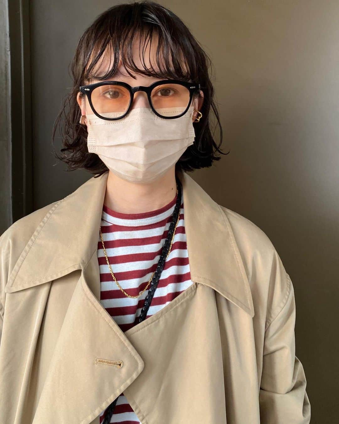 土田瑠美のインスタグラム：「ロングヘアを少し前上がりのボブにばっさりカットして パーマをかけたら素敵だった☺️ 前髪も後れ毛もニュアンスが出て ざっくり一つ結びにしても良い感じ。」