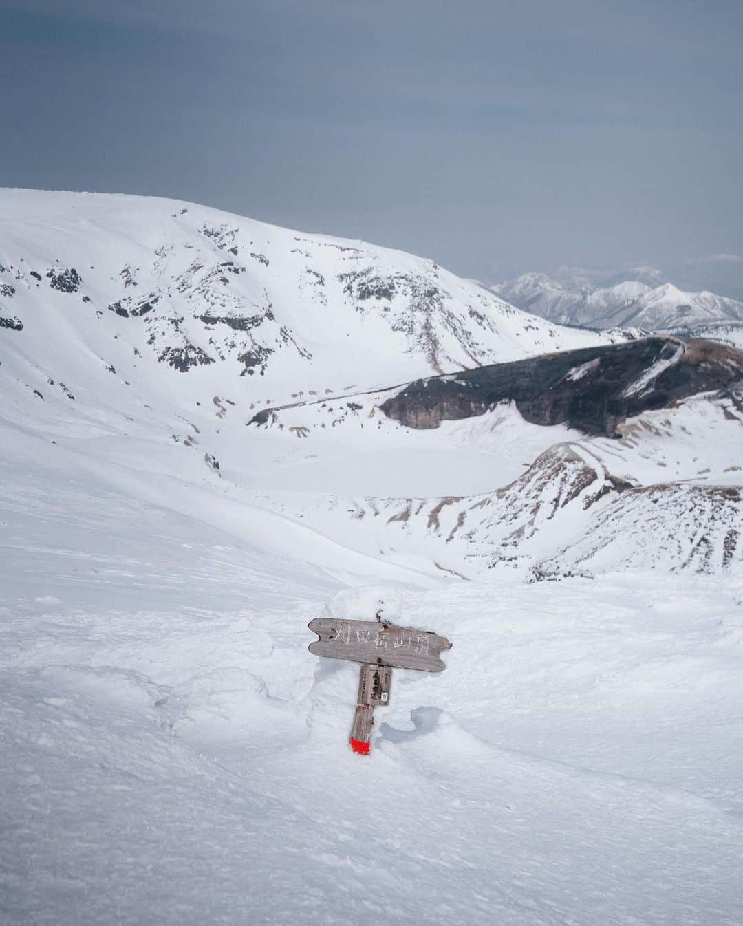 山口功貴さんのインスタグラム写真 - (山口功貴Instagram)「A frozen Torii gate approx 1670m above sea level🥶 Felt very surreal😌」3月9日 19時58分 - kohki