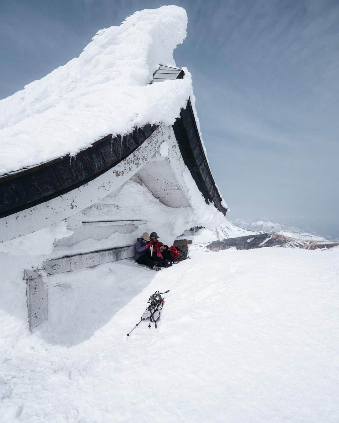 山口功貴さんのインスタグラム写真 - (山口功貴Instagram)「A frozen Torii gate approx 1670m above sea level🥶 Felt very surreal😌」3月9日 19時58分 - kohki