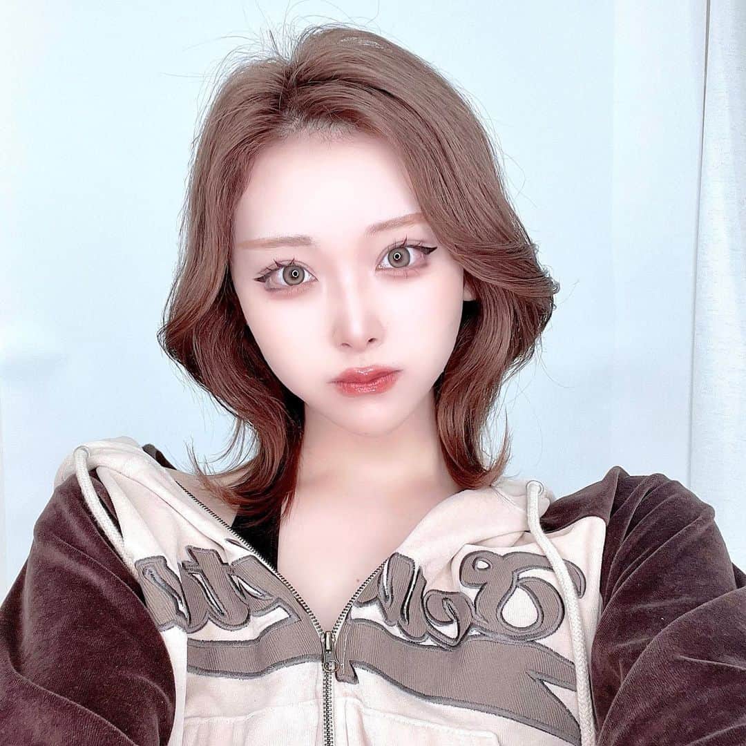 のインスタグラム：「遂にブロンド卒業してしまいました、、 暗髪の自分もこれからも宜しく頼みます。  @seigo0324」