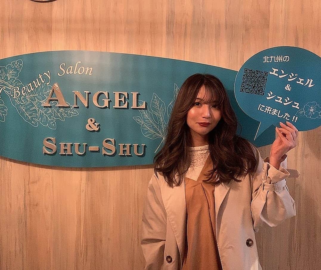 瀬口えりなのインスタグラム：「❤️  小倉で初めて美容系受けてきた〜😄😄✨  ニキビの色素沈着がずっと治らなくて、 ハーブピーリング勧めてくれる人も多かったので、 今回はダウンタイムがほとんどない　＃陶肌トリートメント してきた😇😇♥️  植物の幹細胞成分が肌を正しいターンオーバーに導いてくれるよう働いてくれるらしい✨  私はニキビの色素沈着と、鼻の毛穴の広がりが気になってるんだけど、これは回数重ねてかな。笑 でも初日で肌のごわつきが無くなってびっくりした🥹🥹✨  これからターンオーバーがっつりしてくれて、5日後がいちばん効果感じるらしくて楽しみ！！  エンジェル & SHU-SHU さんはメンズエステやセルフエステとかのコースもあったり、マツエクとかもやってて私もまた受けに行きたいです😍😍✨  PR @angel.shu_shu  ✼••┈┈••✼••┈┈••✼••┈┈••✼••┈┈••✼  #小倉フェイシャル #北九州エステ #北九州フェイシャル #小倉マッサージ #北九州マッサージ #エンジェルアンドシュシュ #小倉エステ #ドリトリベース」
