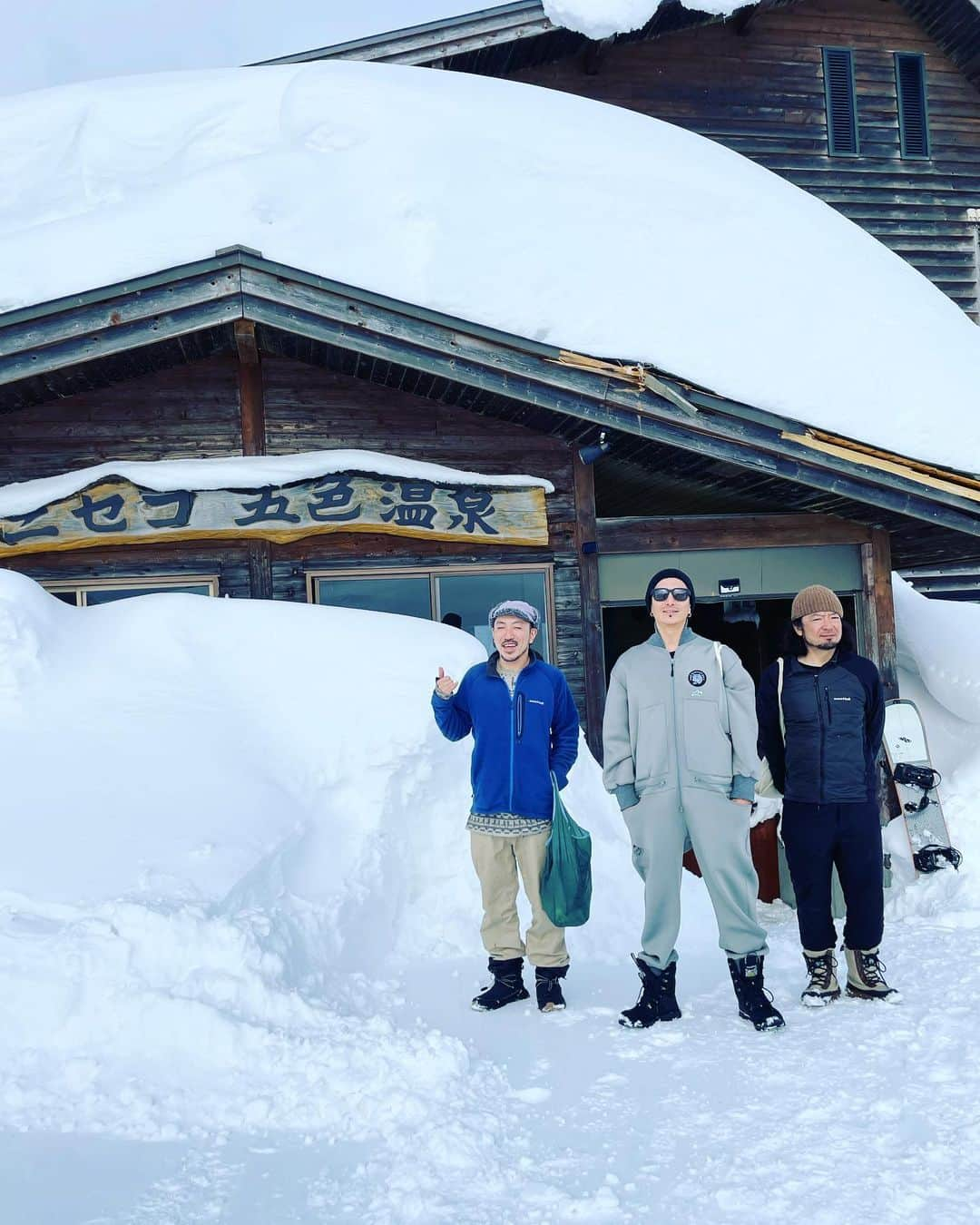 伊勢谷友介さんのインスタグラム写真 - (伊勢谷友介Instagram)「北海道の思い出も3つ目。 今年は北海道の年だったんだなぁと思う年になると思います。 #capita #springbreaksnowboarding  #unionbindings  #deeluxe  #playdesign  #shered  #bca  #bushheadgear  #keen」3月9日 20時50分 - iseya_yusuke