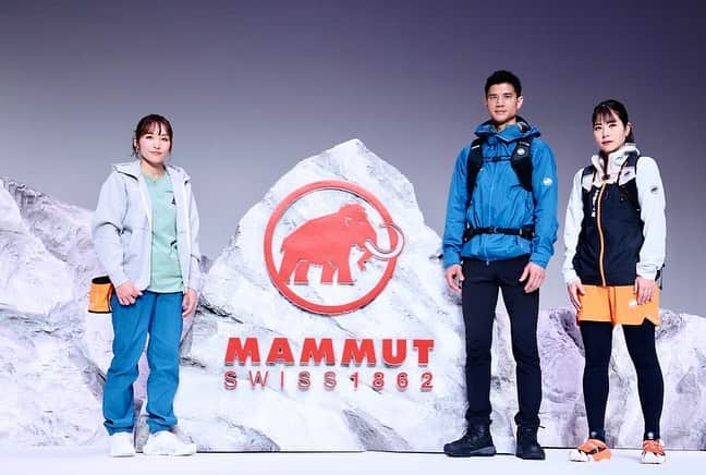 小林由佳のインスタグラム：「先日3/7(火)に行われた 「MAMMUT 2023年春夏コレクション発表会」に出演し クライミングコレクションのモデルを務めさせていただきました。  当日は本当に登れる擬岩のモニュメントが出現し、 同時に発表されたMAMMUTアンバサダーがラペルダウンで降りてくる演出も。  →詳しくは @mammut_japan のオフィシャルアカウントよりcheckしてみてください🧗🏻  とにかく私はこのMAMMUTロゴのピナクルが可愛すぎて、 家の玄関に置きたいくらいでした!笑  それでは みなさん MAMMUT 23春夏コレクションをお楽しみに🙂🌸  #MAMMUT #マムート #23SS」