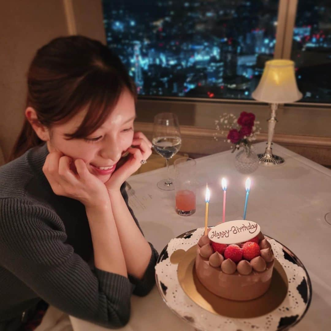 小嶋菜月さんのインスタグラム写真 - (小嶋菜月Instagram)「🎂💝🍰🎉✨ . . 昨日はお祝いのコメント、 たくさんありがとうございました🥹🧡 . . 28歳も頑張るぞ〜🥳🫶 . . #20代も　#あと少し　#楽しもう  #🥰」3月9日 21時10分 - kojimanatsuki_offical