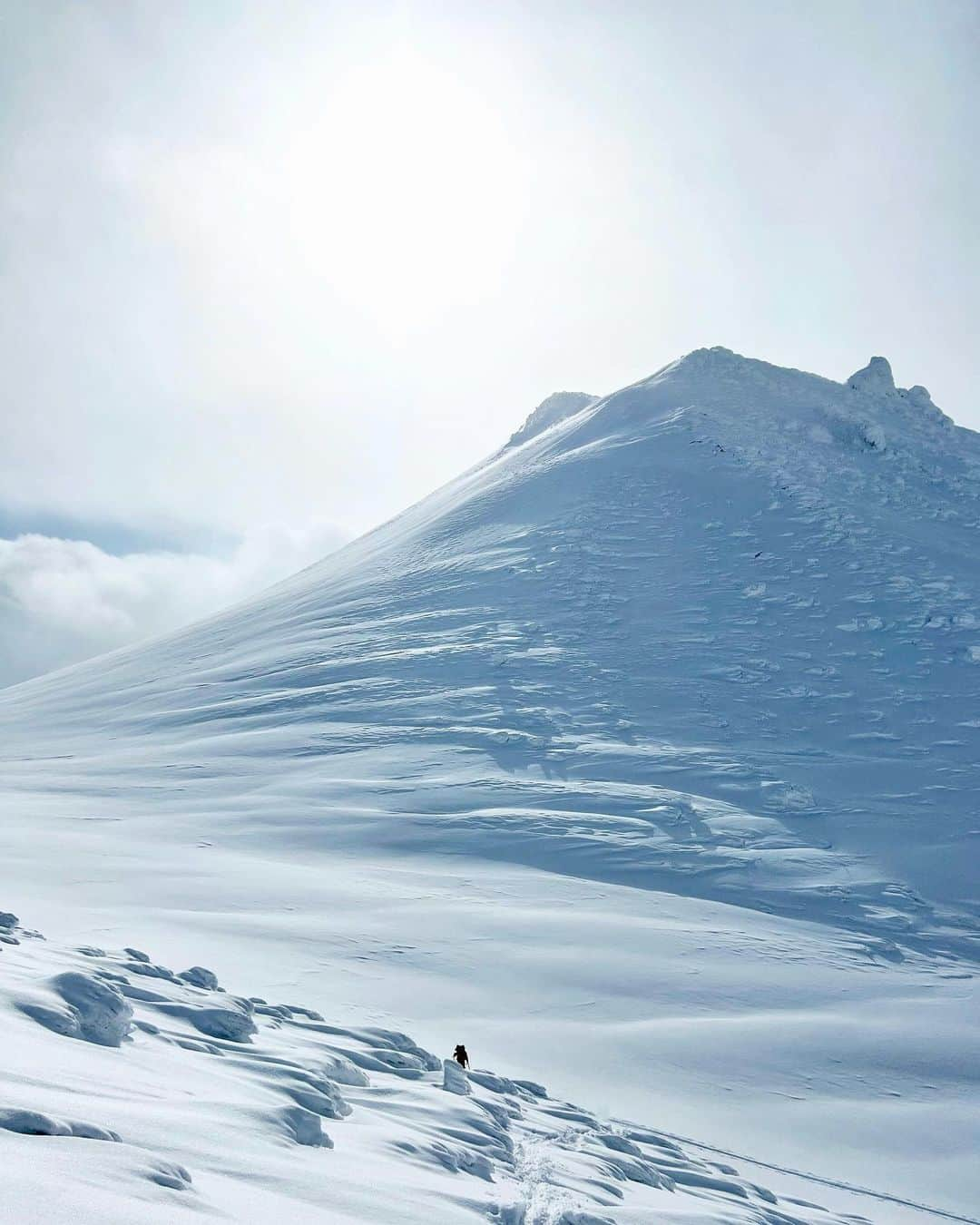 楠怜己のインスタグラム：「I’m in love with this mountain 🤍」