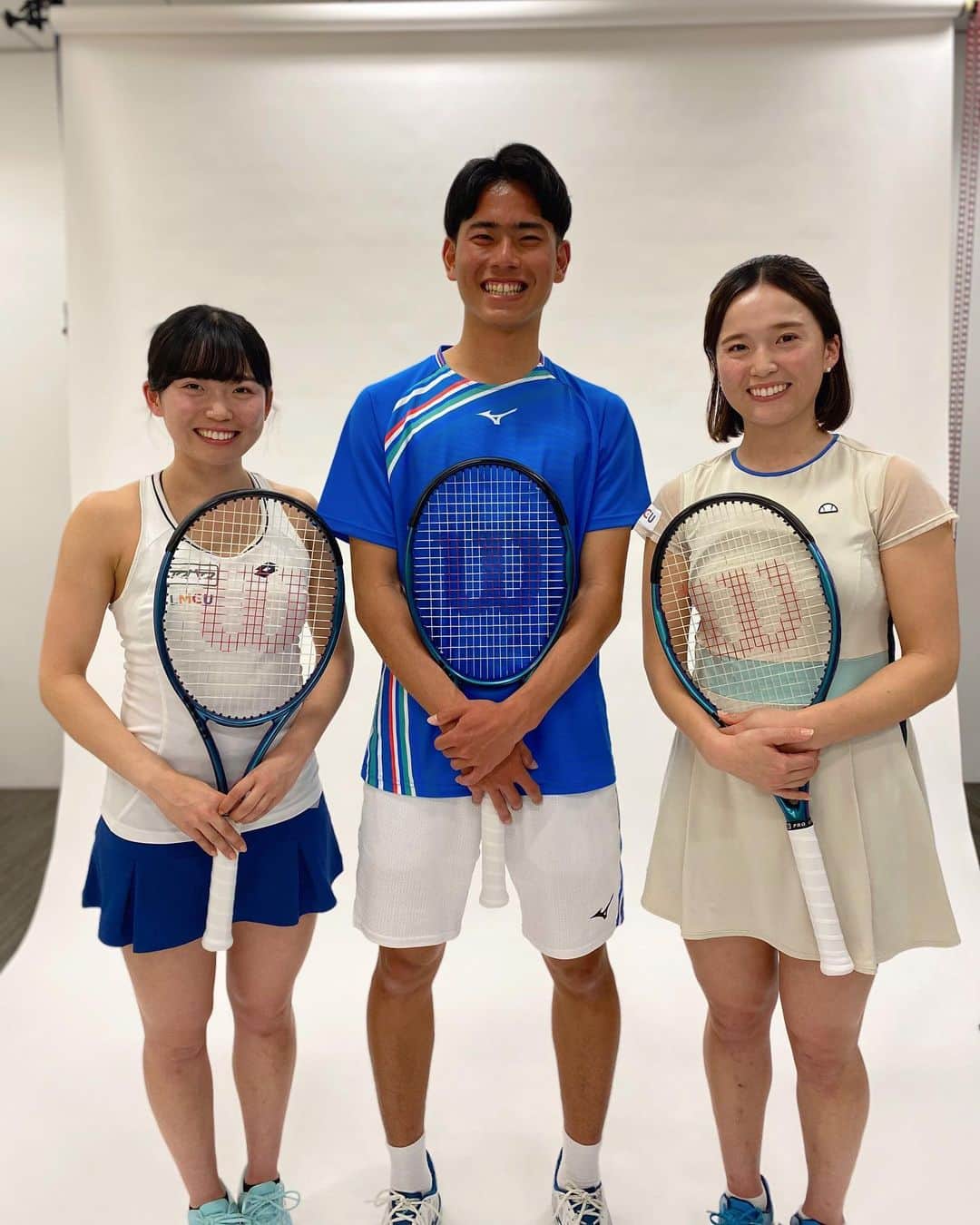 荒川晴菜のインスタグラム：「.  アメアスポーツジャパンに訪問🦤  ウイルソンの撮影をしました📸👧🏻 @wilsontennisjp   #wilson #wilsontennis」