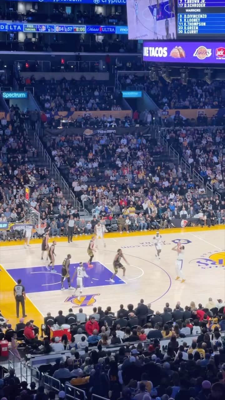 のインスタグラム：「I had an amazing time in the @amazonprime suite watching the @lakers face off against the @warriors and the win!! Here’s a recap of the day, it was a vibe!!」
