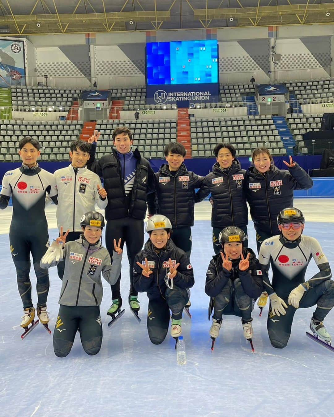 渡邊啓太さんのインスタグラム写真 - (渡邊啓太Instagram)「⛸❄️  ———  📍Mokdong ice rink @globalwifi_official  ———  3/10-12 世界選手権が 韓国で開催されます！🇰🇷  僕のエントリーは 5000mリレー/Mixed リレー⛸  ----------  @globalwifi_official さんの 提供していただいたWiFiを活用！  無制限プランもあって トレーニング映像のチェック 明日からの試合の状況把握も容量を 気にせず確認できることが心強いです😊  最後の最後まで 気を引き締めて全力を尽くします！  ---------- #いつも #ありがとうございます #グローバルwifi #globalwifi #gobeyonder #GOBEYOND #海外 #WiFi #提供 #アスリート #スケート #スケート選手 #ショートトラック #韓国 #ソウル #木洞アイスリンク #無制限 #心強い #サポート #顔晴ろう」3月9日 21時57分 - kwatanabe18