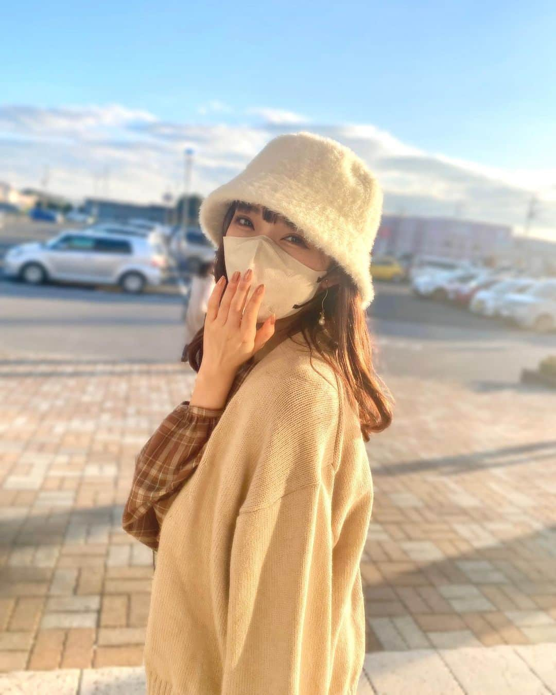 落合希来里さんのインスタグラム写真 - (落合希来里Instagram)「‪ 𓈒𓏸  ままとお買い物した日(◜ᴗ◝ )☁  大愛用してるもこもこバケハ タグ付けしてみたよ〜っ  #きらまむすたいる #idol」3月9日 22時34分 - _ochiaikirari_