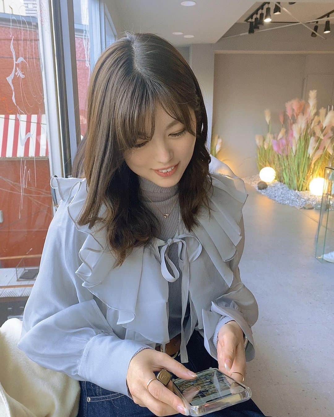 熊林保奈美のインスタグラム：「* . 前行った時お店休みで リベンジしたCAFE!N☕️  どれも美味しそうで 何食べるか相当迷ったけど 選んだキューブパイ2種 甘党には大正解だった🤤  この時のお洋服、 前にインスタライブで着てたら たくさん褒められて嬉しかった〜🫶🏻 ありがと🫶🏻  (4枚目映え方わからなかった教えて) . . #時差投稿シリーズ #新大久保 #新大久保カフェ #カフェ巡り #カフェスタグラム #カフェ部 #カフェ好き #CAFEIN #キューブパイ #モデル #撮影会モデル #ポートレートモデル  #model #サロンモデル  #熊林保奈美 #道産子 #Japanesegirl #instalike #맞팔 #me #followme #cocodeal #UNIQLO」