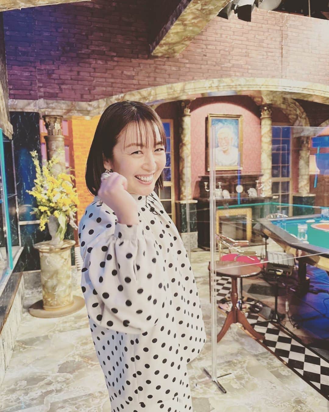 酒井美紀のインスタグラム：「夜な夜な失礼いたします🙏 明日10日金曜日放送です！ 「人志松本の酒のつまみになる話」 ぜひご覧になってくださーい #酒井美紀#女優#酒のつまみになる話#フジテレビ#３回目の出演#感謝」