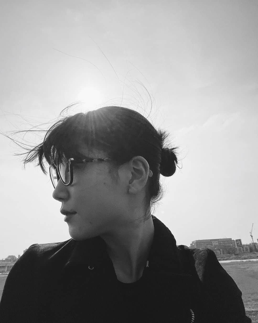 栗林藍希のインスタグラム：「大切な友達に少しだけ会って、川べりでのんびりした日 #日常」
