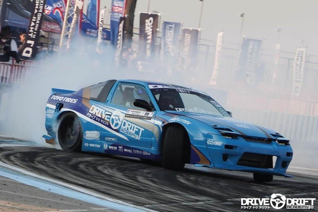 川畑真人のインスタグラム：「180sx @teamtoyotiresjp  D1GP Thailand @pond_d2d  📷@drivetodrift  #toyotire  #toyotires #d1gp #drift #thailand  #180sx  #silvia  #s15 #s14 #jdm #nissan」